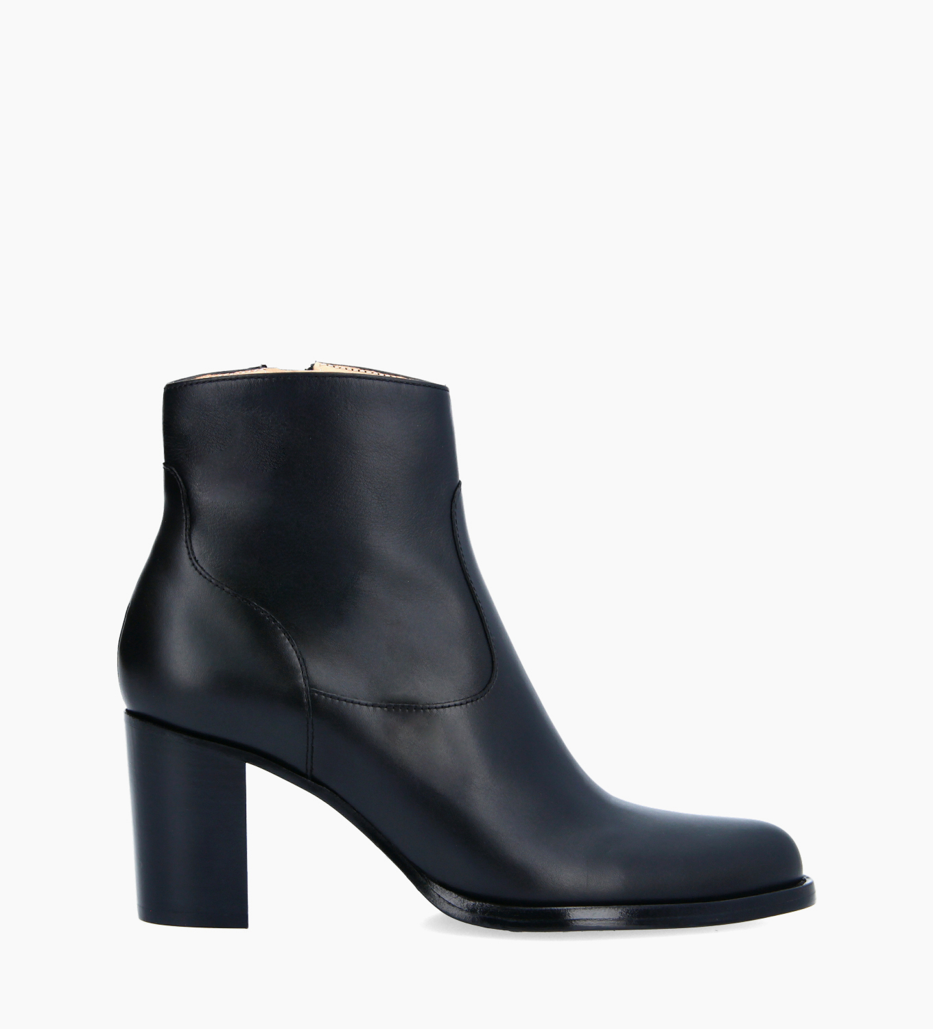 leather black boots with heel