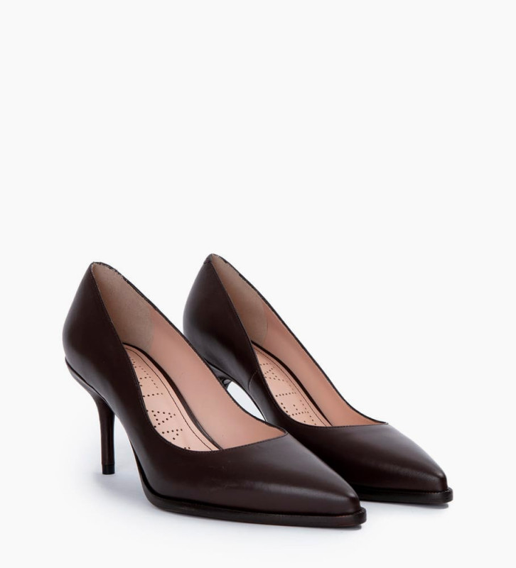 dark brown pump